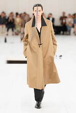 ロエベ 2025年春夏メンズコレクション - シルエットと質感の豊かさの追求｜写真38