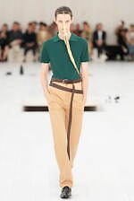 ロエベ 2025年春夏メンズコレクション - シルエットと質感の豊かさの追求｜写真42