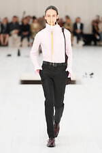 ロエベ 2025年春夏メンズコレクション - シルエットと質感の豊かさの追求｜写真45