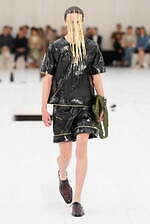 ロエベ 2025年春夏メンズコレクション - シルエットと質感の豊かさの追求｜写真61