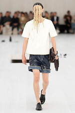 ロエベ 2025年春夏メンズコレクション - シルエットと質感の豊かさの追求｜写真62