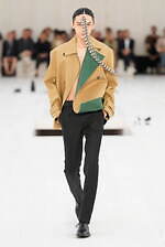 ロエベ 2025年春夏メンズコレクション - シルエットと質感の豊かさの追求｜写真64