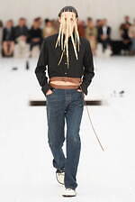 ロエベ 2025年春夏メンズコレクション - シルエットと質感の豊かさの追求｜写真66