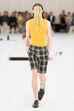 ロエベ 2025年春夏メンズコレクション - シルエットと質感の豊かさの追求｜写真69