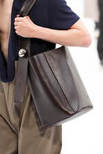 ロエベ 2025年春夏メンズコレクション - シルエットと質感の豊かさの追求｜写真91