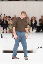 ロエベ 2025年春夏メンズコレクション - シルエットと質感の豊かさの追求｜写真94