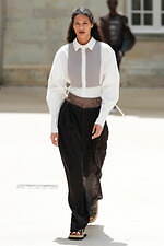 カラー 2025年春夏コレクション - 穏やかに溶け込むコントラスト｜写真4