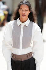 カラー 2025年春夏コレクション - 穏やかに溶け込むコントラスト｜写真5