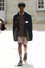 カラー 2025年春夏コレクション - 穏やかに溶け込むコントラスト｜写真31