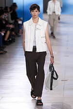 エルメス 2025年夏メンズコレクション - 軽快と洗練、心地よく流れる均衡｜写真7