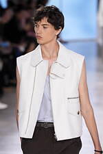 エルメス 2025年夏メンズコレクション - 軽快と洗練、心地よく流れる均衡｜写真8