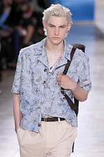 エルメス 2025年夏メンズコレクション - 軽快と洗練、心地よく流れる均衡｜写真15