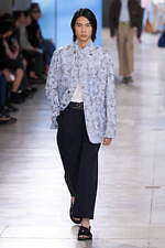 エルメス 2025年夏メンズコレクション - 軽快と洗練、心地よく流れる均衡｜写真16