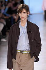 エルメス 2025年夏メンズコレクション - 軽快と洗練、心地よく流れる均衡｜写真19