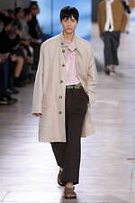 エルメス 2025年夏メンズコレクション - 軽快と洗練、心地よく流れる均衡｜写真23