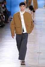 エルメス 2025年夏メンズコレクション - 軽快と洗練、心地よく流れる均衡｜写真24