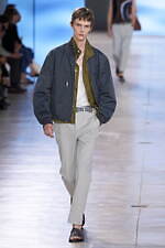 エルメス 2025年夏メンズコレクション - 軽快と洗練、心地よく流れる均衡｜写真31