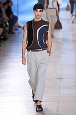 エルメス 2025年夏メンズコレクション - 軽快と洗練、心地よく流れる均衡｜写真32