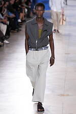 エルメス 2025年夏メンズコレクション - 軽快と洗練、心地よく流れる均衡｜写真45