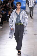 エルメス 2025年夏メンズコレクション - 軽快と洗練、心地よく流れる均衡｜写真47