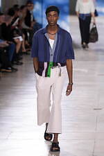 エルメス 2025年夏メンズコレクション - 軽快と洗練、心地よく流れる均衡｜写真50