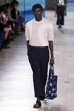 エルメス 2025年夏メンズコレクション - 軽快と洗練、心地よく流れる均衡｜写真54