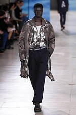 エルメス 2025年夏メンズコレクション - 軽快と洗練、心地よく流れる均衡｜写真56