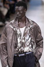 エルメス 2025年夏メンズコレクション - 軽快と洗練、心地よく流れる均衡｜写真57