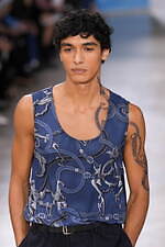 エルメス 2025年夏メンズコレクション - 軽快と洗練、心地よく流れる均衡｜写真67