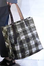 エルメス 2025年夏メンズコレクション - 軽快と洗練、心地よく流れる均衡｜写真74