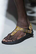 ホワイトマウンテニアリング 2025年春夏コレクション - 機能性とデザイン性の交錯｜写真96