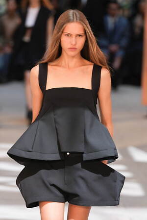 sacai 2025年春夏コレクション - 対比が織りなすダイナミズム｜写真27