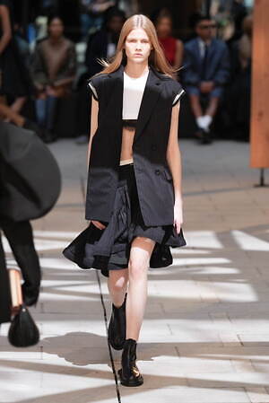 sacai 2025年春夏コレクション - 対比が織りなすダイナミズム｜写真28
