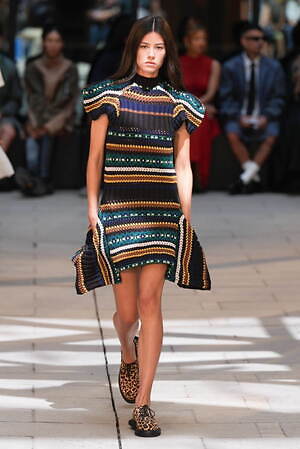 sacai 2025年春夏コレクション - 対比が織りなすダイナミズム｜写真56