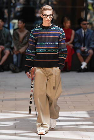 sacai 2025年春夏コレクション - 対比が織りなすダイナミズム｜写真57