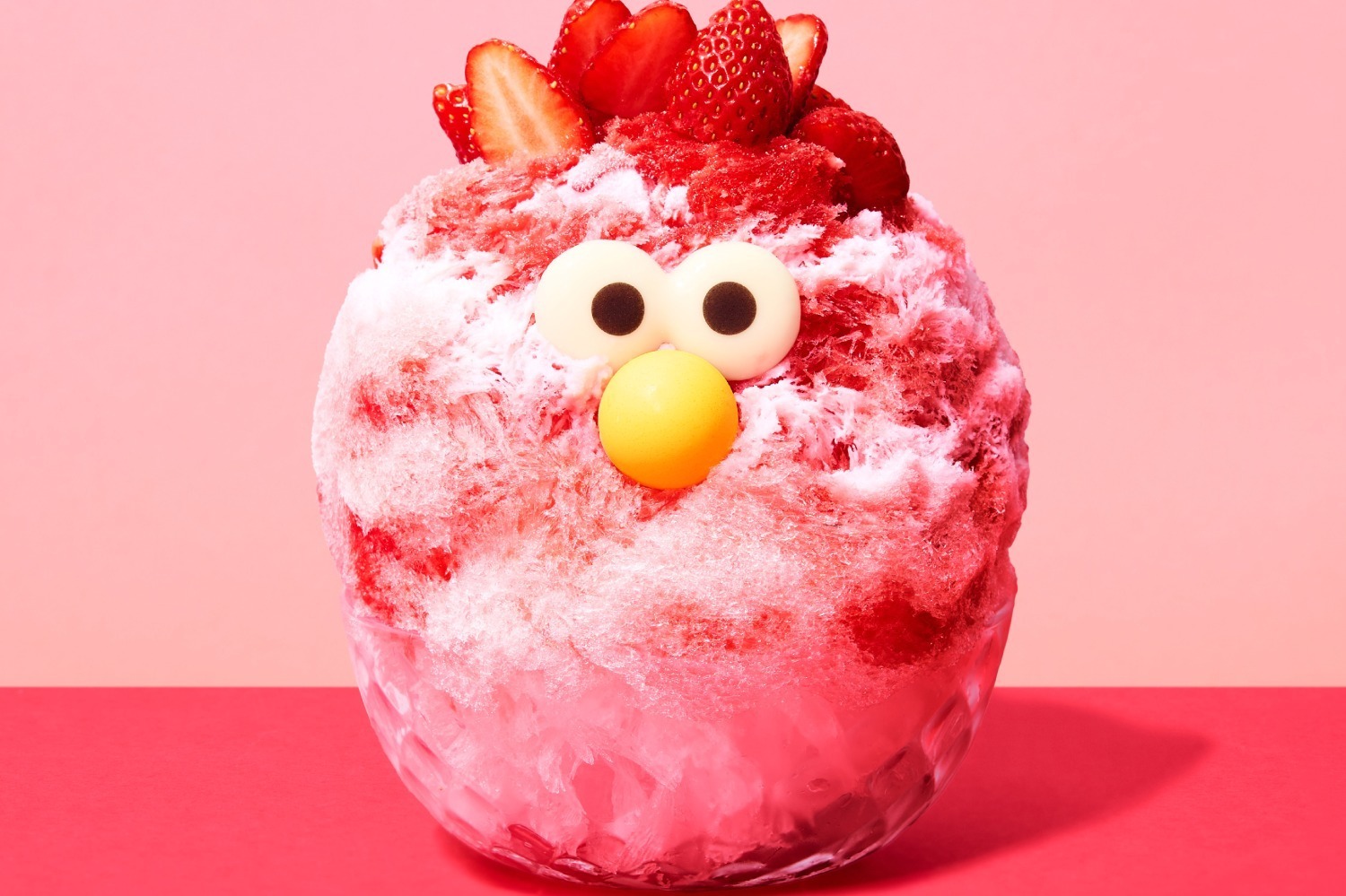 池袋・セサミストリートマーケットのかき氷、苺ミルクの「エルモ」やメロン＆練乳の「クッキーモンスター」