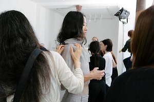 アモーメント(AMOMENTO) 2025年リゾートウィメンズ&メンズコレクション  - 写真4