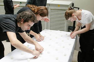 アモーメント(AMOMENTO) 2025年リゾートウィメンズ&メンズコレクション  - 写真17