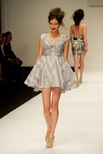 英国の大御所ポール コステロの最新コレクション - 2011年春夏 ロンドン・ファッション・ウィーク｜写真9