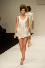 英国の大御所ポール コステロの最新コレクション - 2011年春夏 ロンドン・ファッション・ウィーク｜写真14