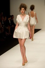 英国の大御所ポール コステロの最新コレクション - 2011年春夏 ロンドン・ファッション・ウィーク｜写真16