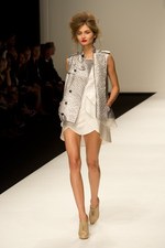 英国の大御所ポール コステロの最新コレクション - 2011年春夏 ロンドン・ファッション・ウィーク｜写真23