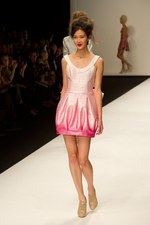 英国の大御所ポール コステロの最新コレクション - 2011年春夏 ロンドン・ファッション・ウィーク｜写真37