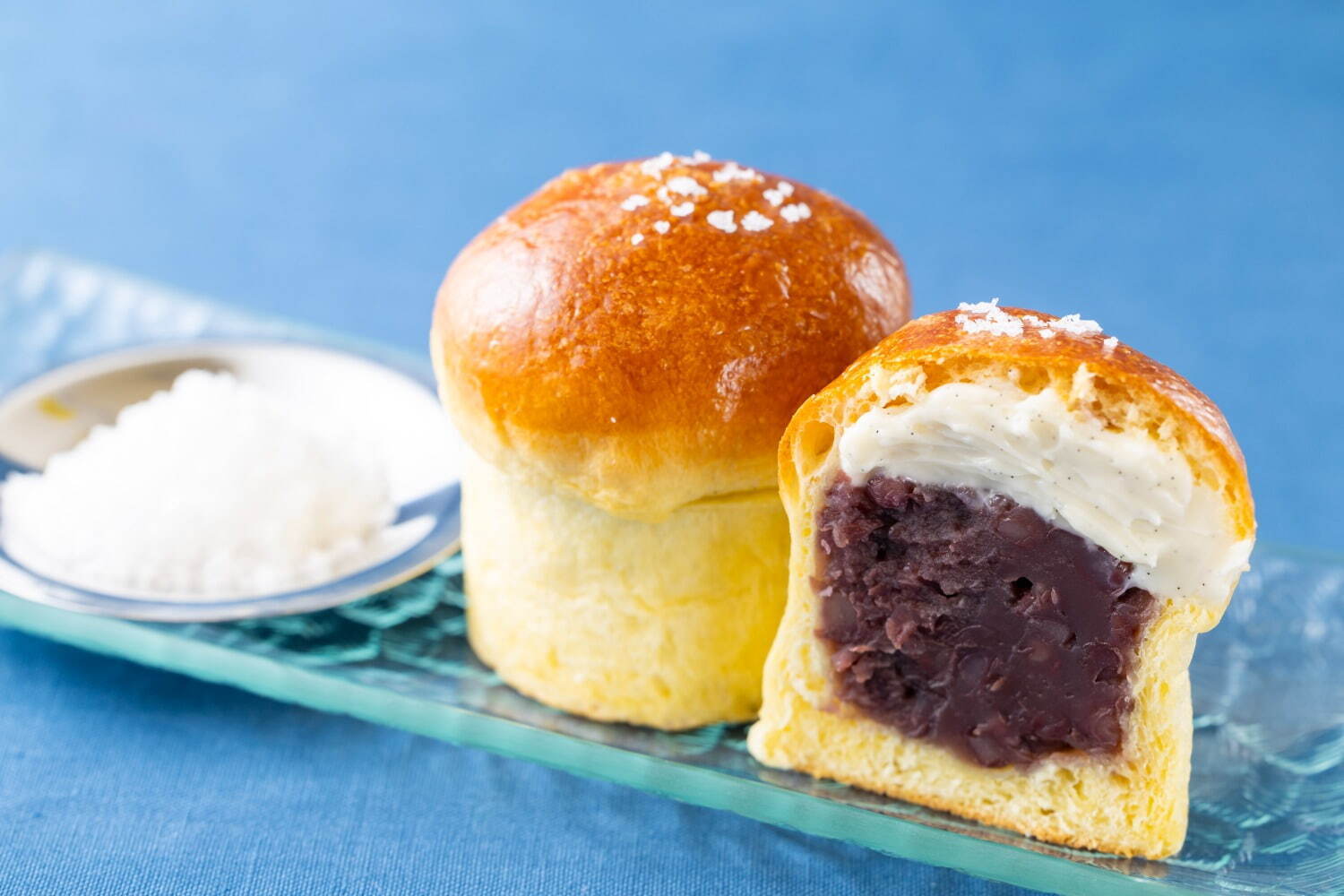 「熱海ばたーあんパン【塩バニラ】」ひんやり冷やす夏スイーツ、“バニラ香る”バタークリーム×あんこ｜写真2