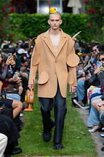 ウォルター ヴァン ベイレンドンク×ジースター、“テープで繋いだ”ドット柄デニムジャケット｜写真28