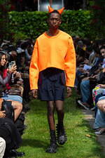 ウォルター ヴァン ベイレンドンク×ジースター、“テープで繋いだ”ドット柄デニムジャケット｜写真31