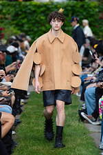 ウォルター ヴァン ベイレンドンク×ジースター、“テープで繋いだ”ドット柄デニムジャケット｜写真30