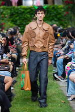 ウォルター ヴァン ベイレンドンク×ジースター、“テープで繋いだ”ドット柄デニムジャケット｜写真29