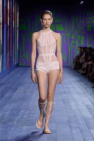 ディオール オートクチュール(DIOR  Haute Couture) 2024-25年秋冬ウィメンズコレクション  - 写真21