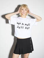 マックス アンド コー×ピエトロ・テルツィーニ24年秋冬ウィメンズ、"手書き風フレーズ"Tシャツなど｜写真5